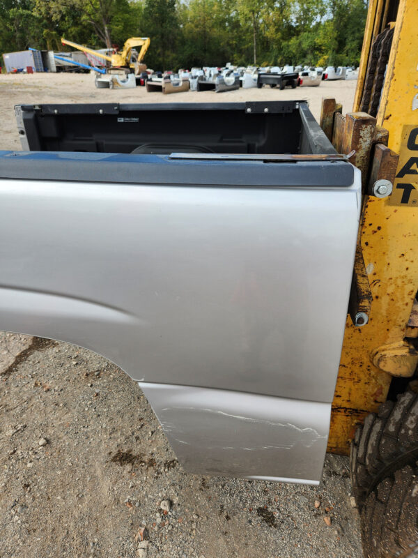 1999-2007 Chevrolet Silverado / GMC Sierra 1500 5' 8" Short Truck Bed - Image 11
