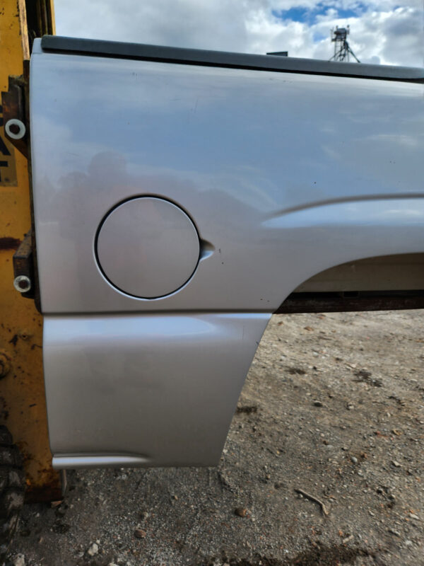 1999-2007 Chevrolet Silverado / GMC Sierra 1500 5' 8" Short Truck Bed - Image 2