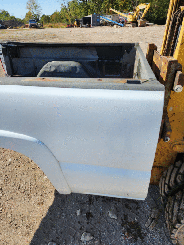 1999-2007 Chevrolet Silverado / GMC Sierra 1500 2500 3500 HD 6' 6" Short Truck Bed - Image 6