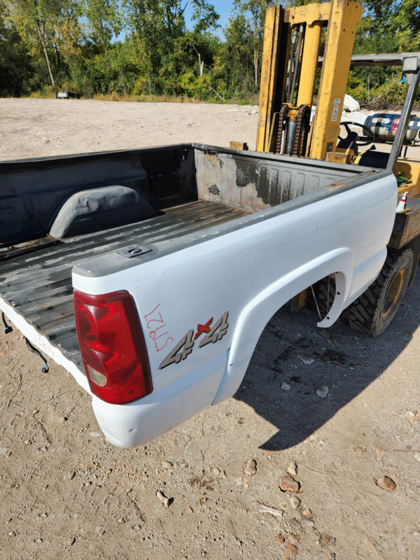 1999-2007 Chevrolet Silverado / GMC Sierra 1500 2500 3500 HD 6' 6" Short Truck Bed - Image 7
