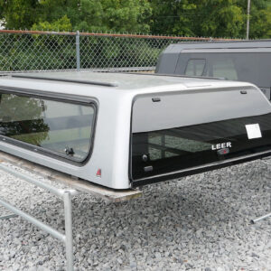 LEER 100XR – 2014–2021 Toyota Tundra Double Cab 6'6" Bed – Fiberglass Truck Cap