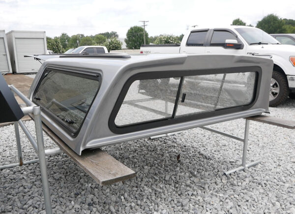 LEER 100XR – 2014–2021 Toyota Tundra Double Cab 6'6" Bed – Fiberglass Truck Cap - Image 6